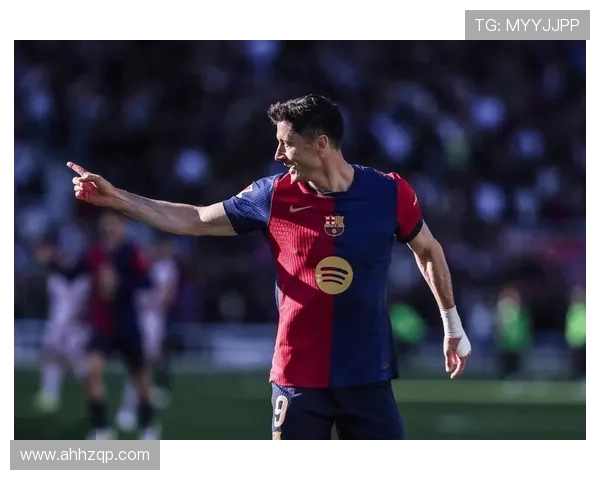 米兰尤文有意37岁莱万 降薪65%加盟 米兰尤文有意37岁莱万 降薪65%加盟